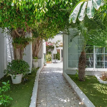 ヴィラ Gedel Ma Zen